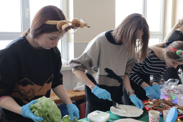 Przedświąteczny nastrój ze Świętym Mikołajem i reniferami - kliknięcie spowoduje powiększenie zdjęcia Przedświąteczny nastrój ze Świętym Mikołajem i reniferami