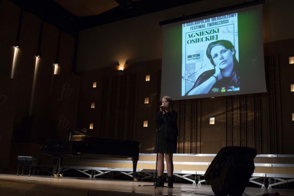 Uczestnicy przesłuchań festiwalowych - kliknięcie spowoduje powiększenie zdjęcia Uczestnicy przesłuchań festiwalowych