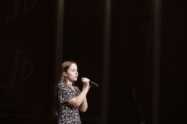 Uczestnicy przesłuchań festiwalowych - kliknięcie spowoduje powiększenie zdjęcia Uczestnicy przesłuchań festiwalowych