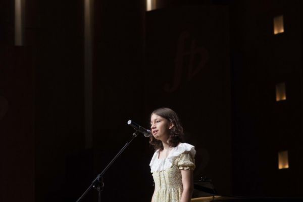 Uczestnicy przesłuchań festiwalowych - kliknięcie spowoduje powiększenie zdjęcia Uczestnicy przesłuchań festiwalowych