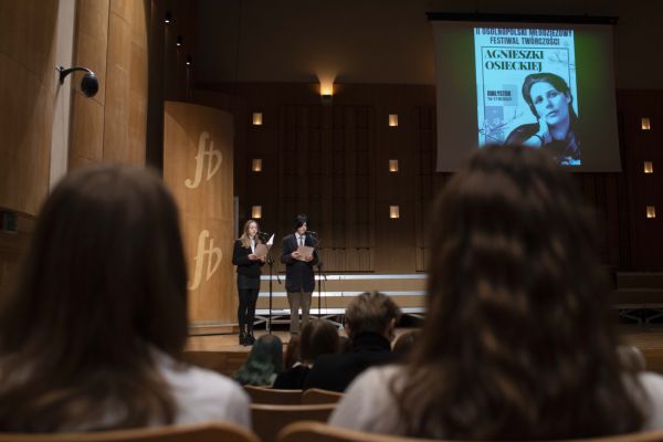 Prowadzący festiwal - kliknięcie spowoduje powiększenie zdjęcia Prowadzący festiwal