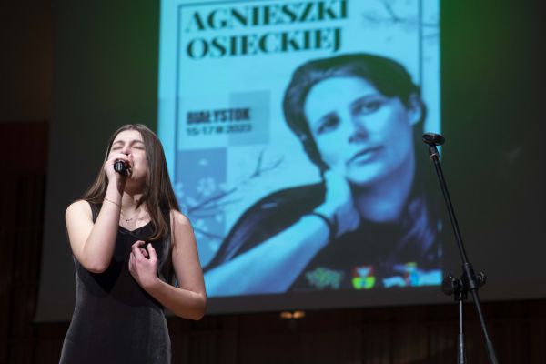 Uczestnicy przesłuchań festiwalowych - kliknięcie spowoduje powiększenie zdjęcia Uczestnicy przesłuchań festiwalowych