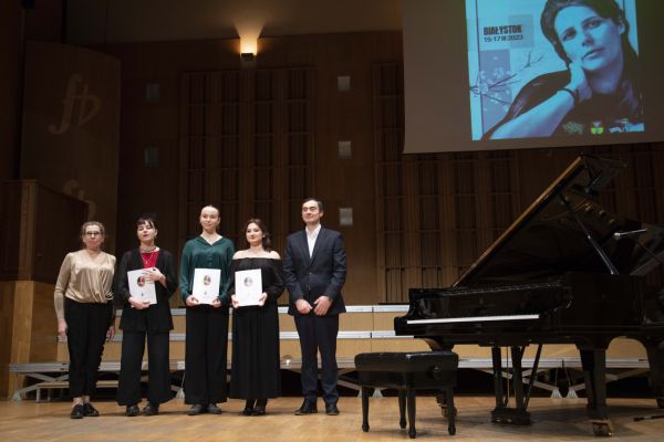 Laureaci konkursu z dyrektorem II LO