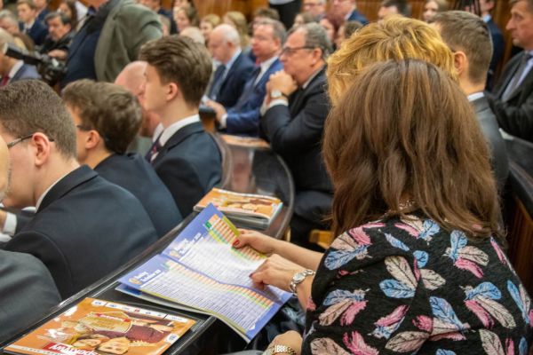 Delegacja II LO w oczekiwaniu na wyniki