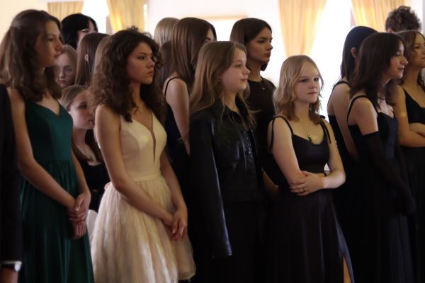 Bal ósmoklasisty '2023 - kliknięcie spowoduje powiększenie zdjęcia Bal ósmoklasisty '2023