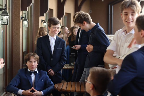 Bal ósmoklasisty '2023 - kliknięcie spowoduje powiększenie zdjęcia Bal ósmoklasisty '2023