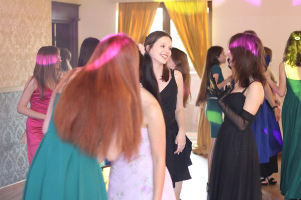 Bal ósmoklasisty '2023 - kliknięcie spowoduje powiększenie zdjęcia Bal ósmoklasisty '2023