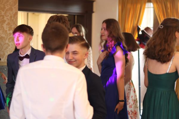 Bal ósmoklasisty '2023 - kliknięcie spowoduje powiększenie zdjęcia Bal ósmoklasisty '2023