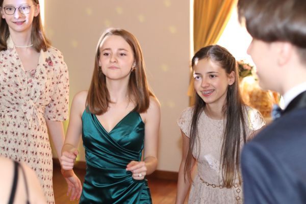 Bal ósmoklasisty '2023 - kliknięcie spowoduje powiększenie zdjęcia Bal ósmoklasisty '2023