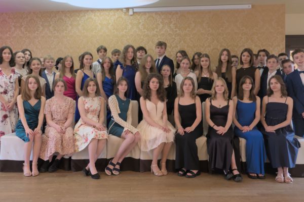 Bal ósmoklasisty '2023 - kliknięcie spowoduje powiększenie zdjęcia Bal ósmoklasisty '2023