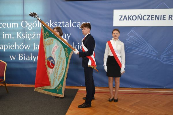 Zakończenie roku szkolnego 2022/2023 w II Liceum Ogólnokształcącym - kliknięcie spowoduje powiększenie zdjęcia Zakończenie roku szkolnego 2022/2023 w II Liceum Ogólnokształcącym