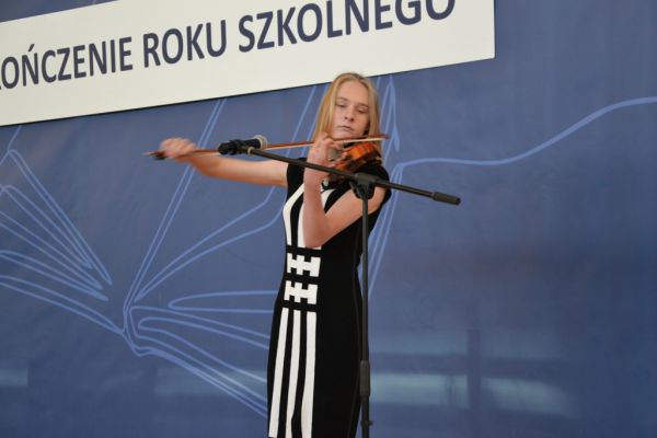 Zakończenie roku szkolnego 2022/2023 w II Liceum Ogólnokształcącyme - kliknięcie spowoduje powiększenie zdjęcia Zakończenie roku szkolnego 2022/2023 w II Liceum Ogólnokształcącym