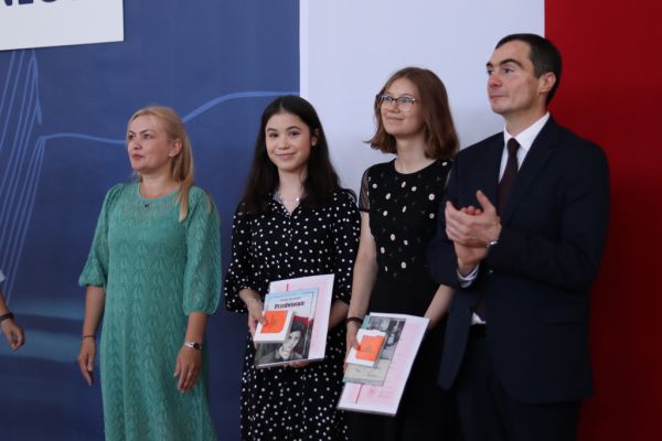Zakończenie roku szkolnego 2022/2023 w II Liceum Ogólnokształcącym - kliknięcie spowoduje powiększenie zdjęcia Zakończenie roku szkolnego 2022/2023 w II Liceum Ogólnokształcącym