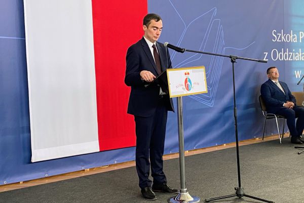 Uroczyste zakończenie zajęć w 7 klasach SP 53 w roku szkolnym 2022/2023 - kliknięcie spowoduje powiększenie zdjęcia Uroczyste zakończenie zajęć w 7 klasach SP 53 w roku szkolnym 2022/2023