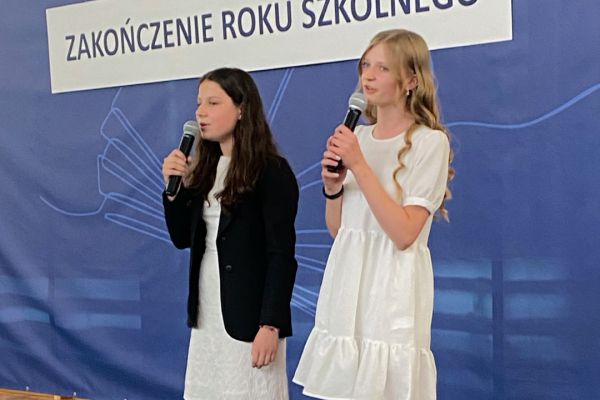 Uroczyste zakończenie zajęć w 7 klasach SP 53 w roku szkolnym 2022/2023 - kliknięcie spowoduje powiększenie zdjęcia Uroczyste zakończenie zajęć w 7 klasach SP 53 w roku szkolnym 2022/2023