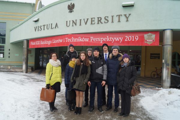 Wspólne zdjęcie przed Vistula University