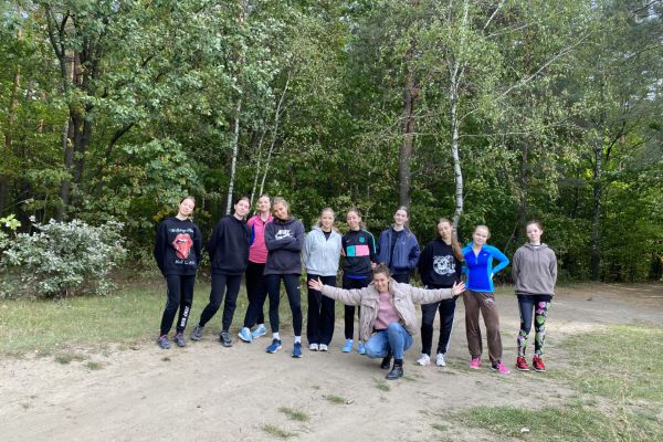 Wspólne zdjęcie zawodniczek z p.prof.Urszulą Kunowską