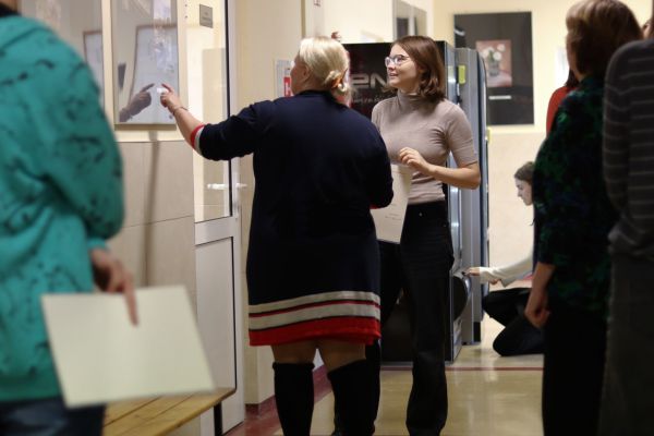 Otwarcie Szkolnej Galerii Młodych Talentów - kliknięcie spowoduje powiększenie zdjęcia Otwarcie Szkolnej Galerii Młodych Talentów