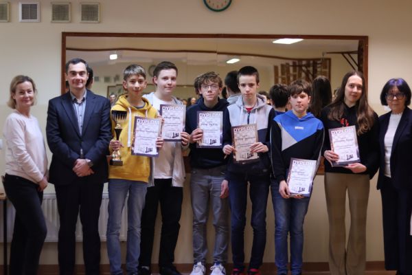  XX MISTRZOSTWA w SZACHACH  z okazji „ŚWIĘTA SZKOŁY”