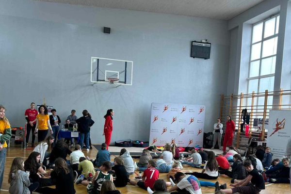 Targi Aktywności w ramach Olimpiady Praktycznej Zwolnieni z Teorii