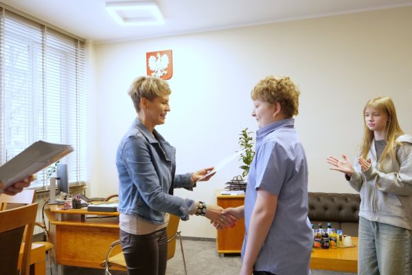 LAUREACI KONKURSU SCHWARZ-ROT-GOLD 2024