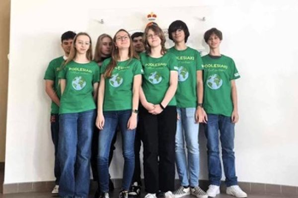 Podlesiaki - grupa uczniów realizująca projekt społeczny w ramach Olimpiady Zwolnieni z Teorii 