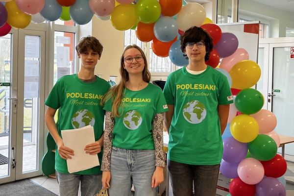 Podlesiaki - grupa uczniów realizująca projekt społeczny w ramach Olimpiady Zwolnieni z Teorii 