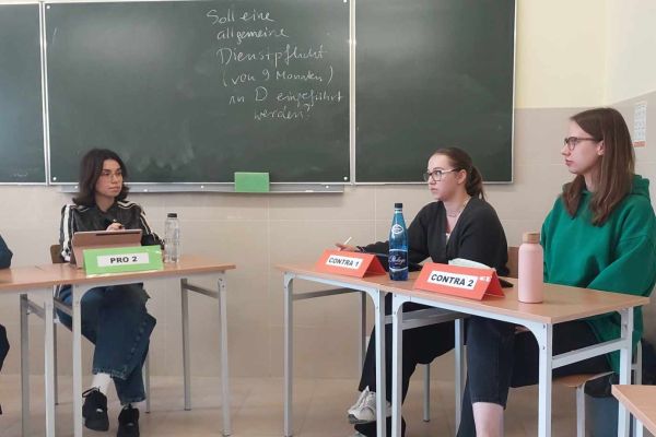 JUGEND DEBATTIERT – MŁODZIEŻ DEBATUJE - kliknięcie spowoduje powiększenie zdjęcia JUGEND DEBATTIERT – MŁODZIEŻ DEBATUJE