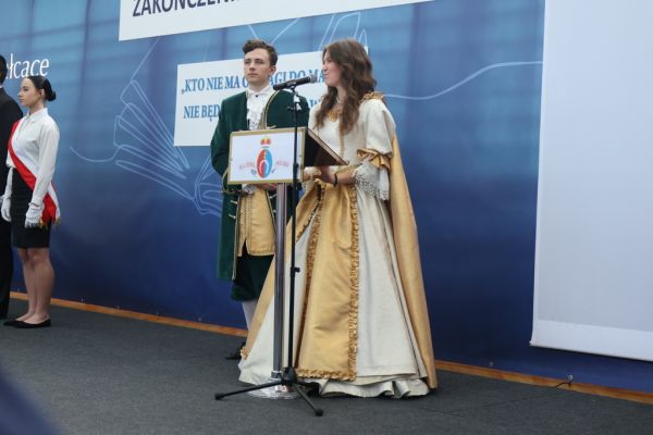 Zakończenie roku szkolnego klas czwartych II LO