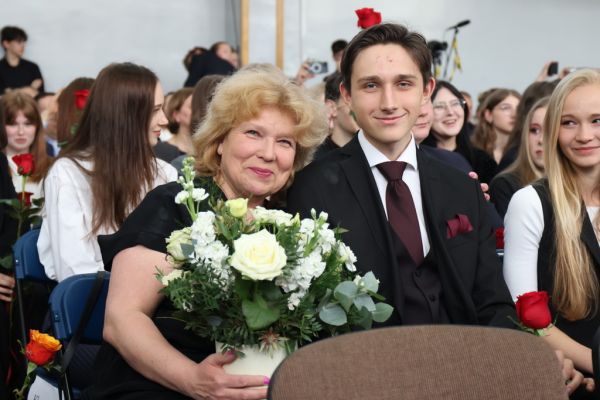 Zakończenie roku szkolnego klas czwartych II LO