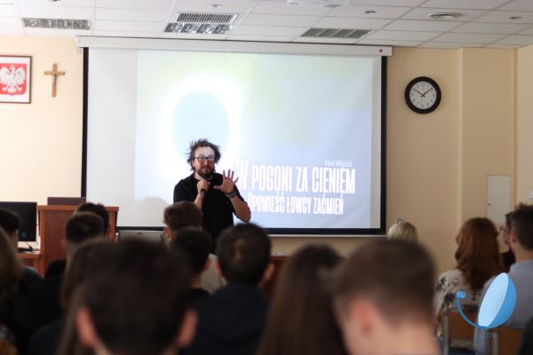 W pogoni za cieniem. Opowieść łowcy zaćmień