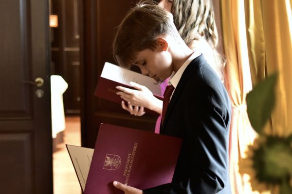 Bal ósmoklasistów 2024 - kliknięcie spowoduje powiększenie zdjęcia Bal ósmoklasistów 2024