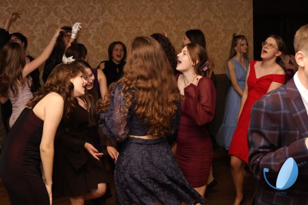 Bal ósmoklasistów 2024 - kliknięcie spowoduje powiększenie zdjęcia Bal ósmoklasistów 2024