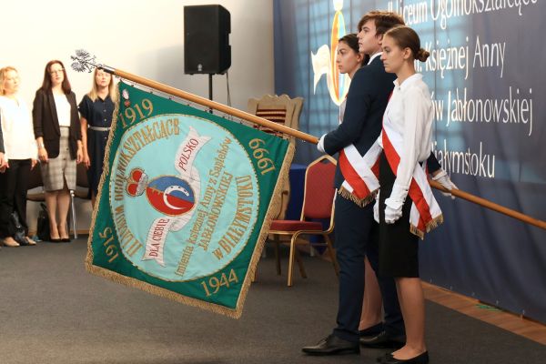 Rozpoczęcie roku 2024-2025 klasy 1-4 - kliknięcie spowoduje powiększenie zdjęcia