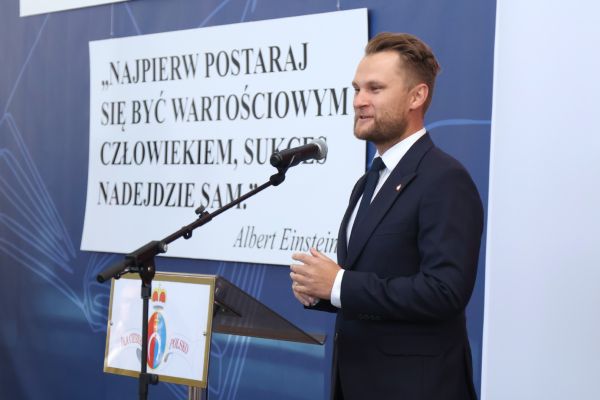 Rozpoczęcie roku 2024-2025 klasy 1-4 - kliknięcie spowoduje powiększenie zdjęcia