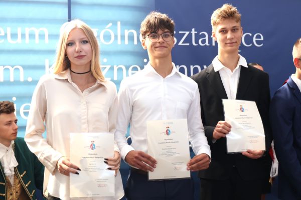 Rozpoczęcie roku 2024-2025 klasy 1-4 - kliknięcie spowoduje powiększenie zdjęcia