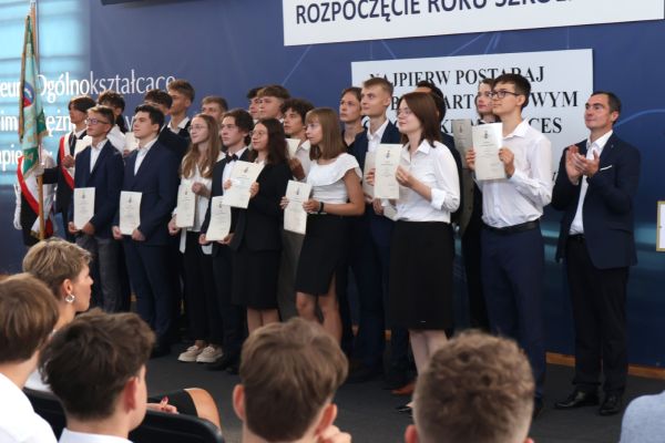 Rozpoczęcie roku 2024-2025 klasy 1-4 - kliknięcie spowoduje powiększenie zdjęcia