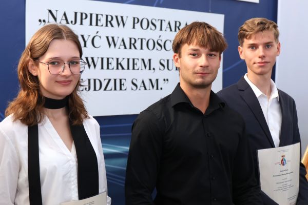 Rozpoczęcie roku 2024-2025 klasy 1-4 - kliknięcie spowoduje powiększenie zdjęcia