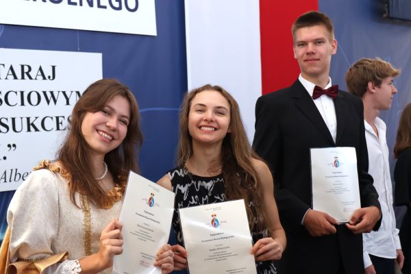 Rozpoczęcie roku 2024-2025 klasy 1-4 - kliknięcie spowoduje powiększenie zdjęcia