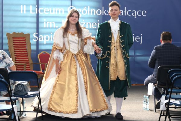 Rozpoczęcie roku 2024-2025 klasy 1-4 - kliknięcie spowoduje powiększenie zdjęcia