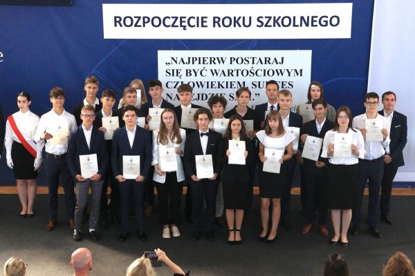 Rozpoczęcie roku 2024-2025 klasy 1-4 - kliknięcie spowoduje powiększenie zdjęcia