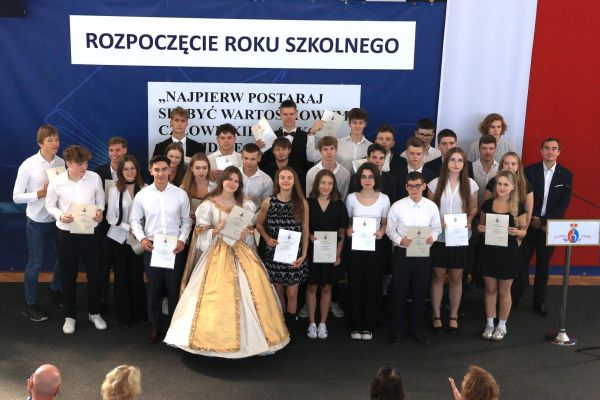 Rozpoczęcie roku 2024-2025 klasy 1-4 - kliknięcie spowoduje powiększenie zdjęcia