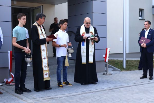 Uroczyste otwarcie nowej części szkoły - kliknięcie spowoduje powiększenie zdjęcia