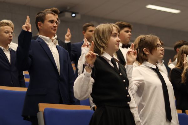 Ślubowanie klas I- kliknięcie spowoduje powiększenie zdjęcia Ślubowanie klas I