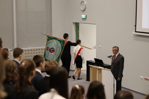 Ślubowanie klas I - kliknięcie spowoduje powiększenie zdjęcia Ślubowanie klas I