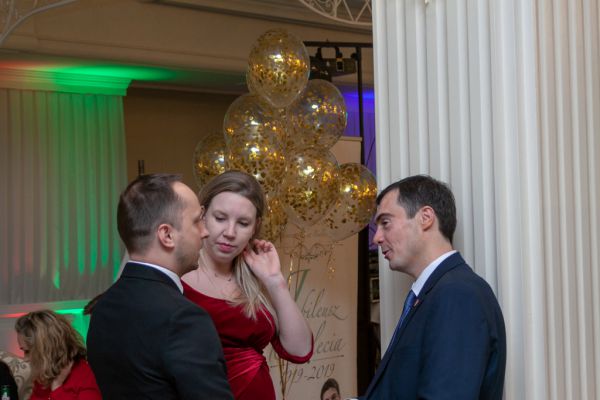 Wspólne zdjęcie Pan dyrektor i Pani profesor