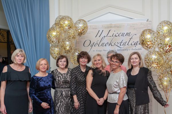 Wspólne zdjęcie kadry pedagogicznej