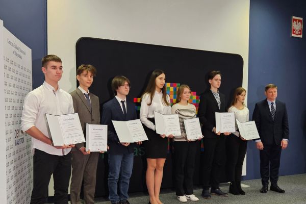 Stypendia Marszałka 2024 - kliknięcie spowoduje powiększenie zdjęcia