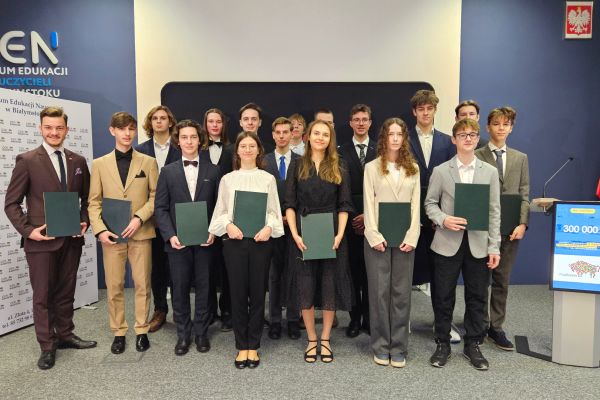 Stypendia Marszałka 2024 - kliknięcie spowoduje powiększenie zdjęcia