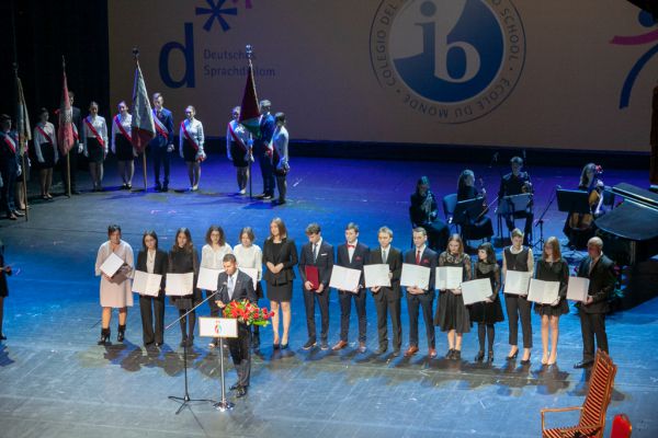 Nagrodzeni uczniowie i nauczyciele